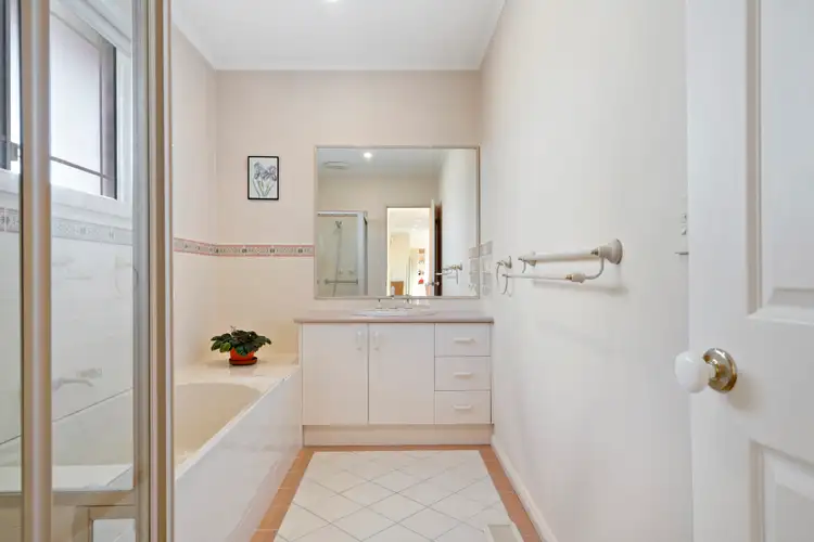 Sixth view of Homely house listing, 2/9 Gregory Street, Oak Park VIC 3046