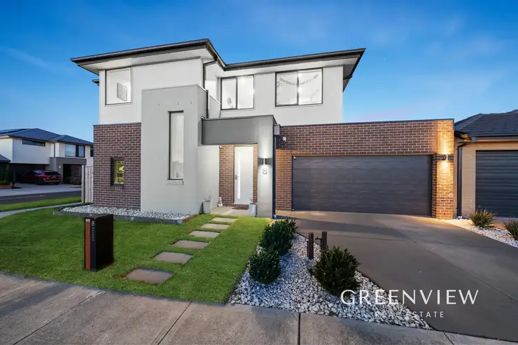 8 Houdan Way, Clyde North VIC 3978