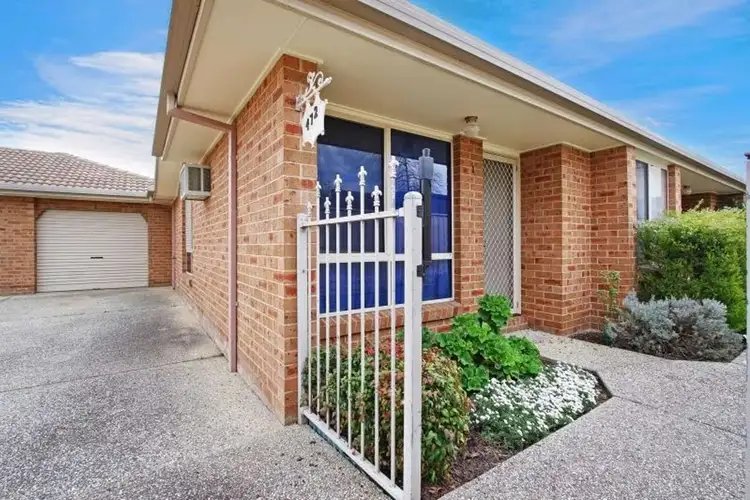 Main view of Homely unit listing, 1/472 Breen St, Lavington NSW 2641