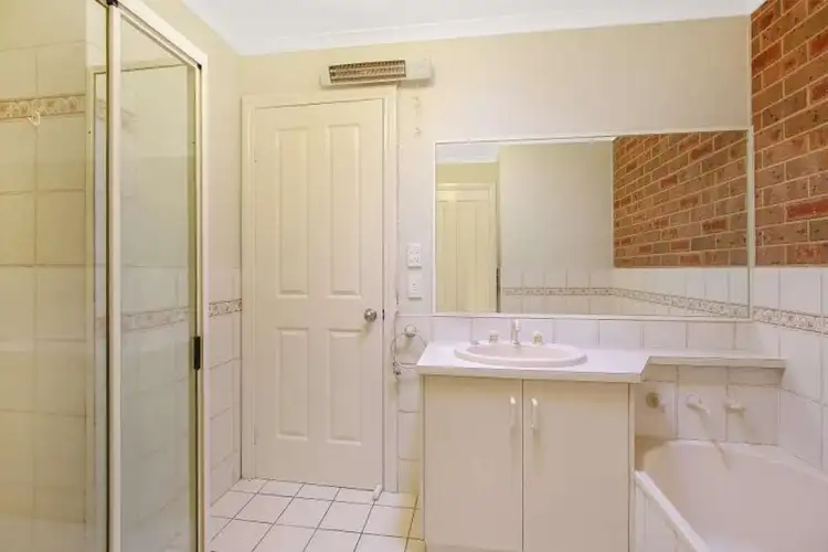Fourth view of Homely unit listing, 1/472 Breen St, Lavington NSW 2641