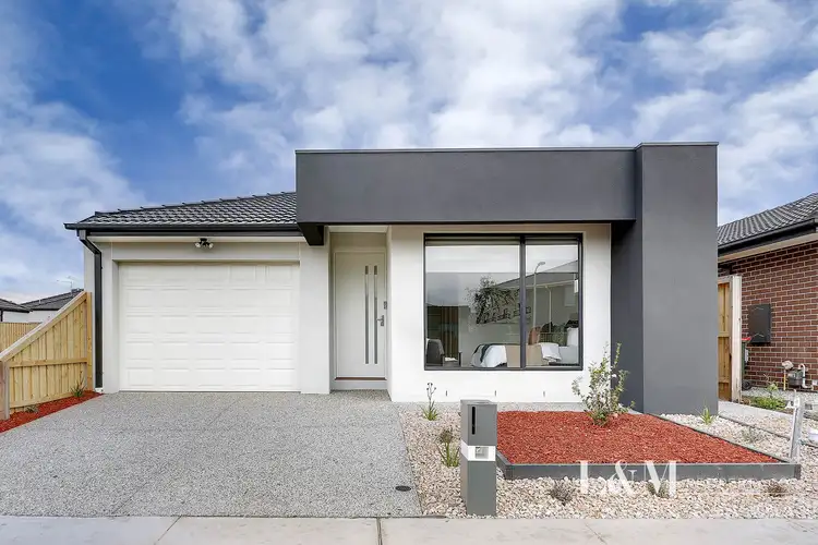 8 Torrance Street, Mickleham VIC 3064