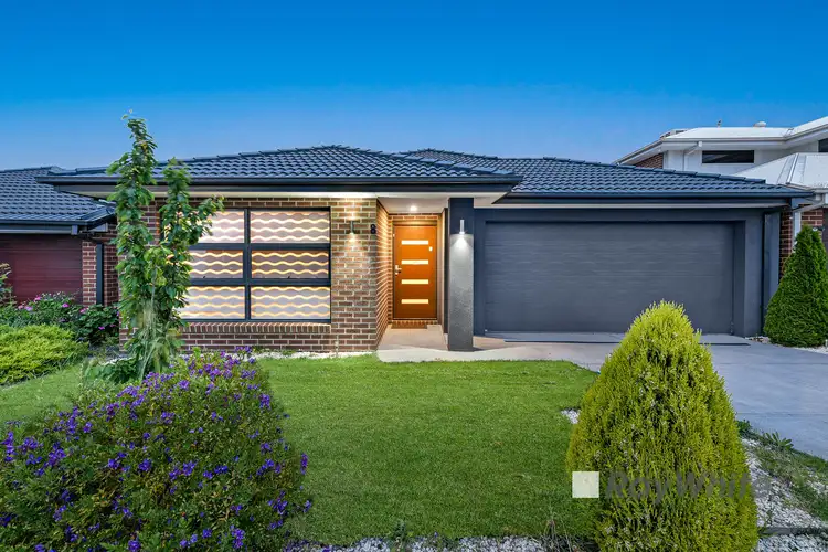 8 Selino Drive, Clyde VIC 3978