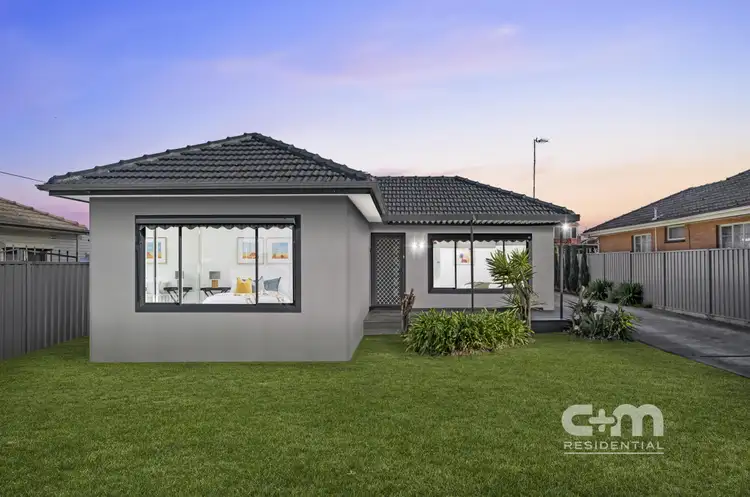 1/13 Wheatsheaf Road, Glenroy VIC 3046