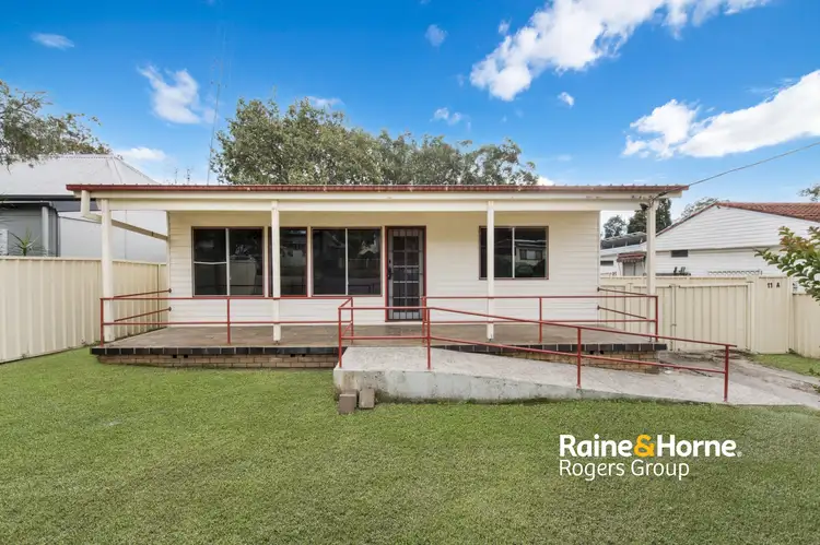 11 Norah Avenue, Charmhaven NSW 2263