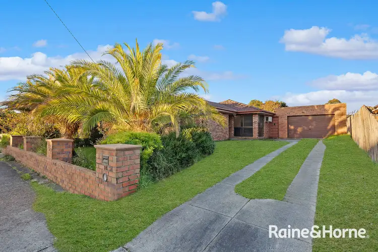 14 Glenbourne Road, Cranbourne VIC 3977