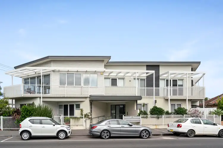 2/129 Douglas Parade, Williamstown VIC 3016