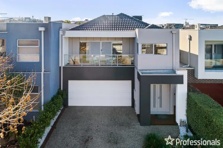 27 The Esplanade, Caroline Springs VIC 3023