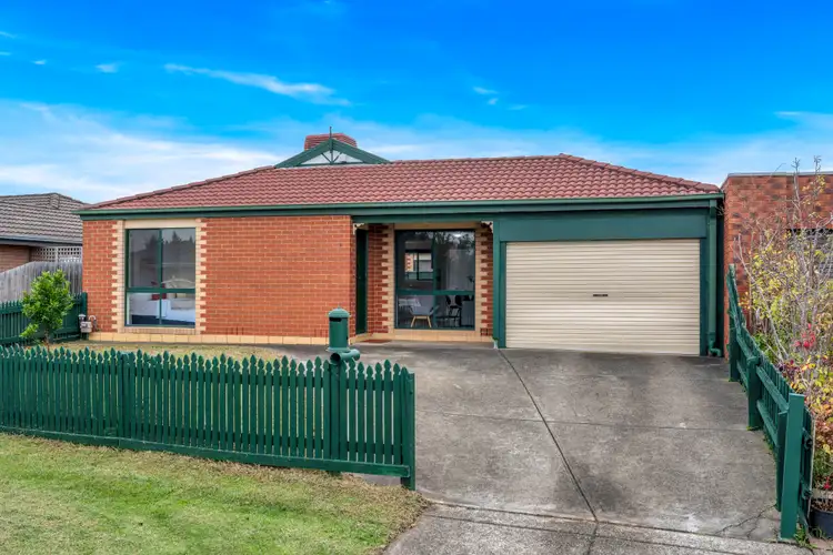 1/16 Dillwynia Place, Meadow Heights VIC 3048