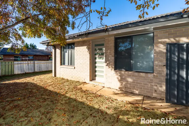 2/7 Davies Place, Tolland NSW 2650