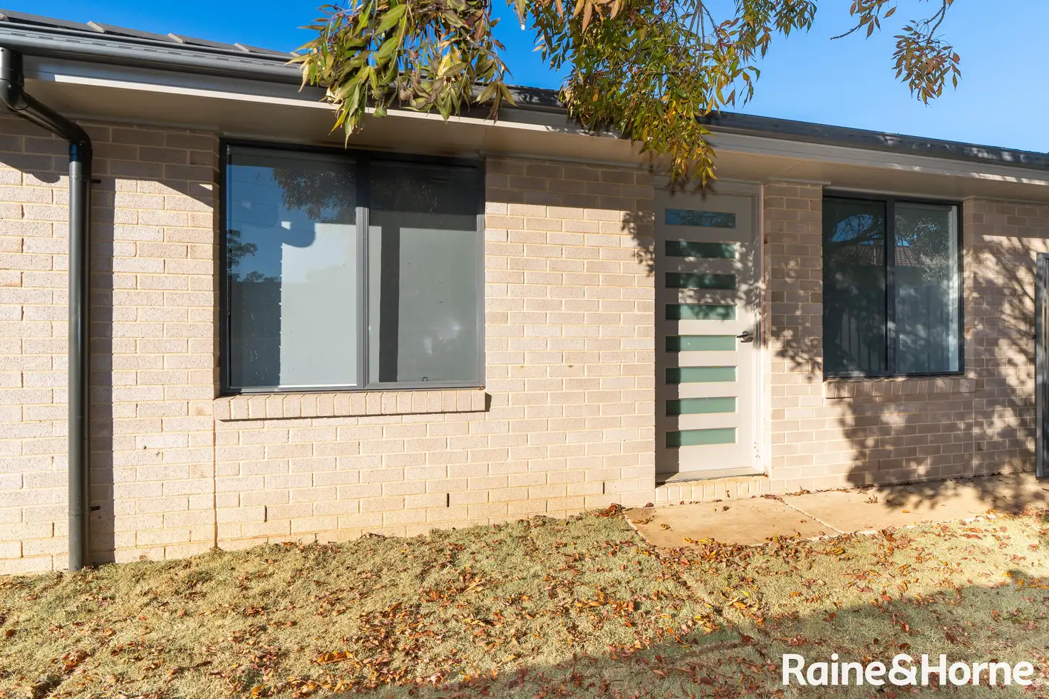 Main view of Homely unit listing, 2/7 Davies Place, Tolland NSW 2650