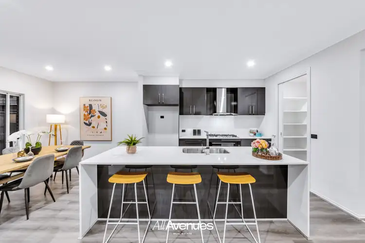 17 Giardino street, Clyde VIC 3978