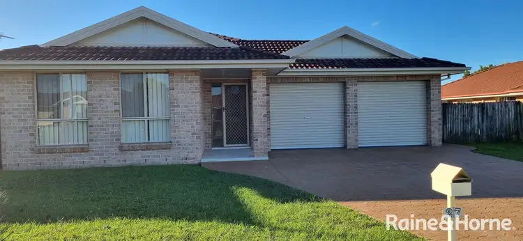 27 Guinea Flower Crescent, Worrigee NSW 2540