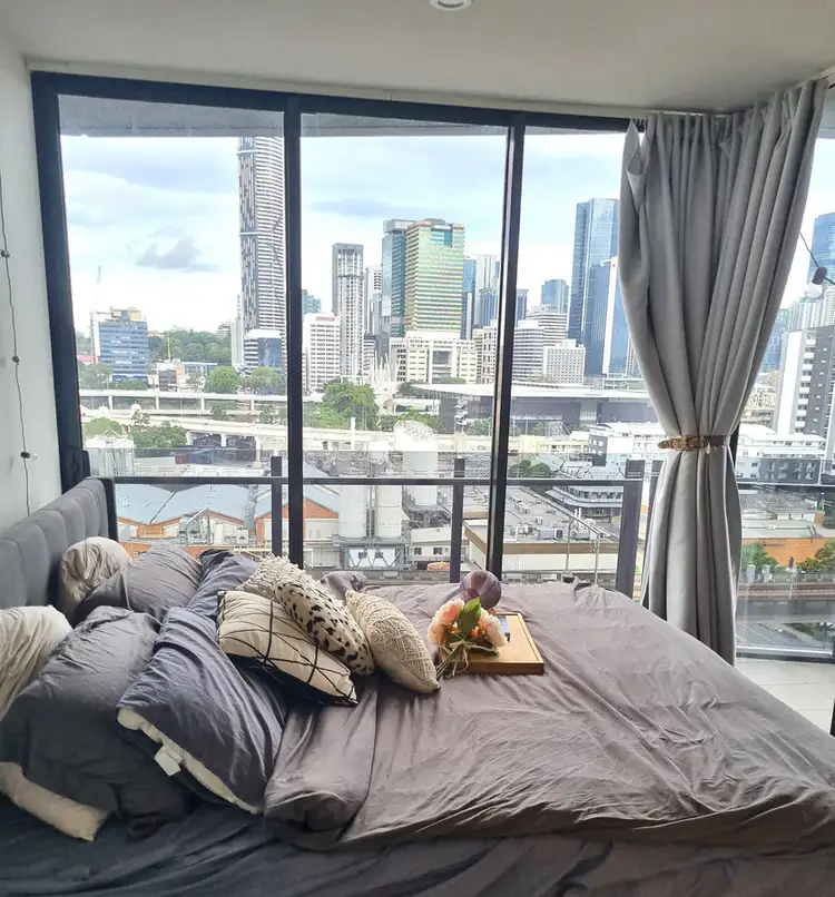 23 Bouquet Street