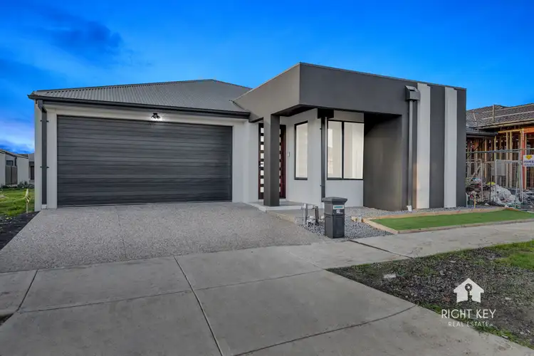 15 Albida St, Donnybrook VIC 3064
