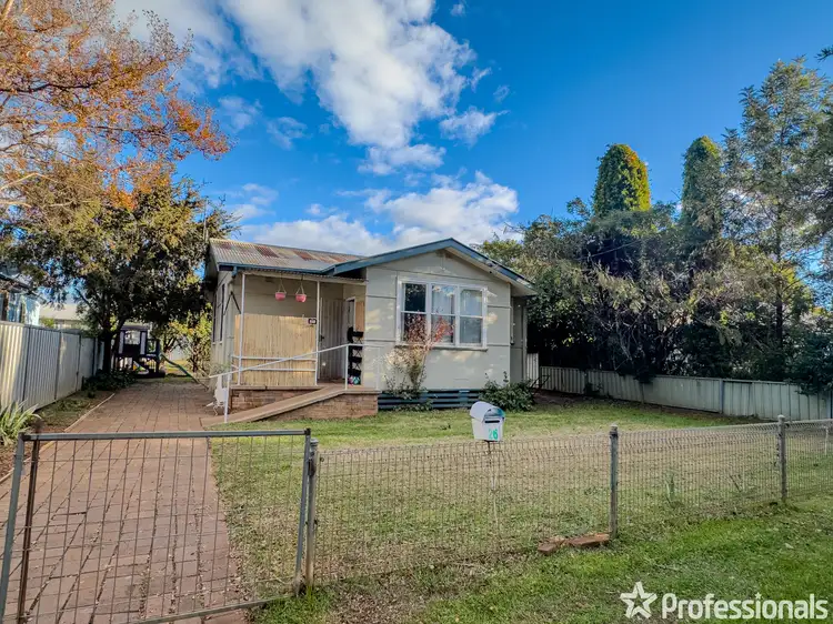 26 Stewart Avenue, West Tamworth NSW 2340