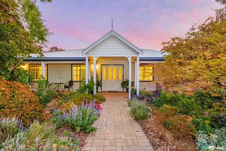 11 Woodstock Place, Darling Downs WA 6122