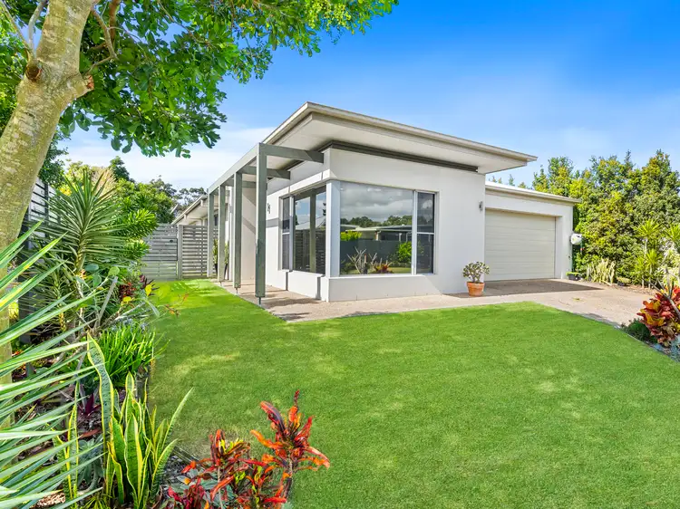 4 ELLABAY CRESCENT