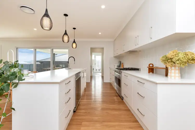 Fifth view of Homely house listing, 7 Traminer Drive, Tamworth NSW 2340