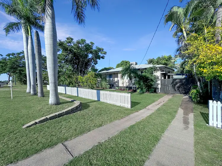 43 Davey Street, Moura QLD 4718