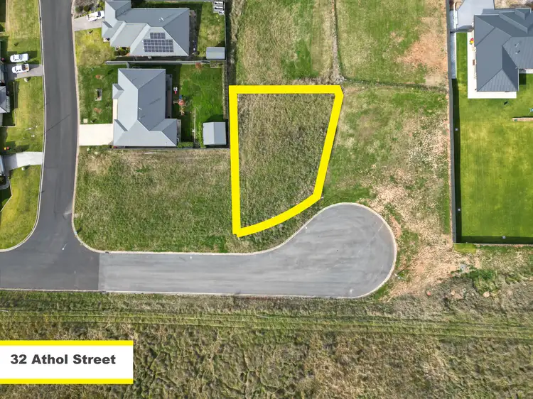 32 Athol Street, Blayney NSW 2799