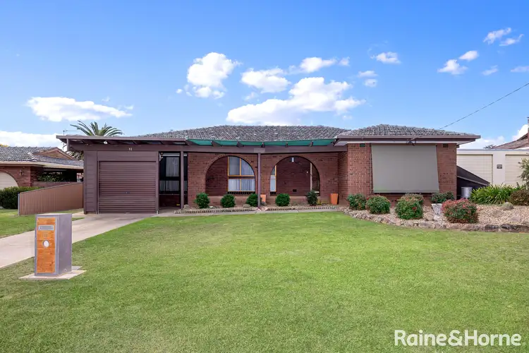 11 Coyne Street, Mount Austin NSW 2650