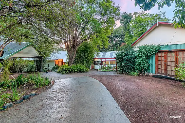 21 Garland Road, Roleystone WA 6111