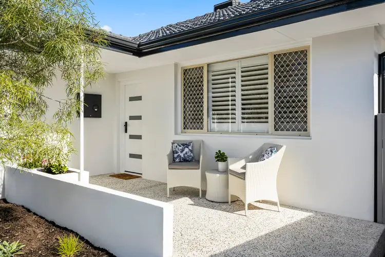27 Bromley St, Embleton WA 6062