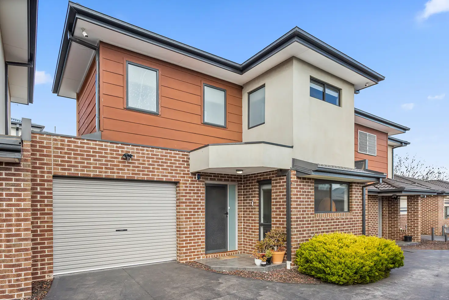 Main view of Homely townhouse listing, 2/5 Sunset Boulevard, Jacana VIC 3047