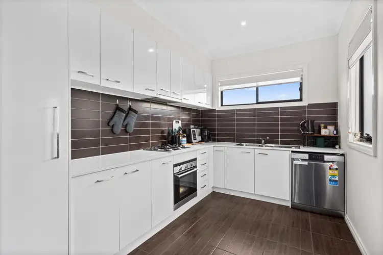 Fourth view of Homely townhouse listing, 2/5 Sunset Boulevard, Jacana VIC 3047