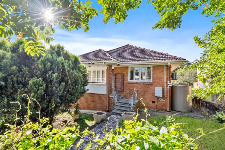13 Thorpe Street, Balmoral QLD 4171