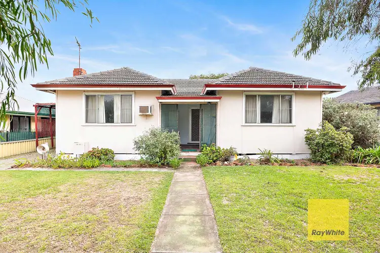 320 Wharf Street, Queens Park WA 6107