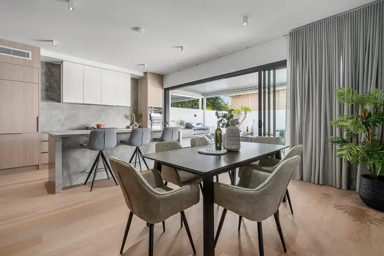 4/64 Gallop Road, Dalkeith WA 6009