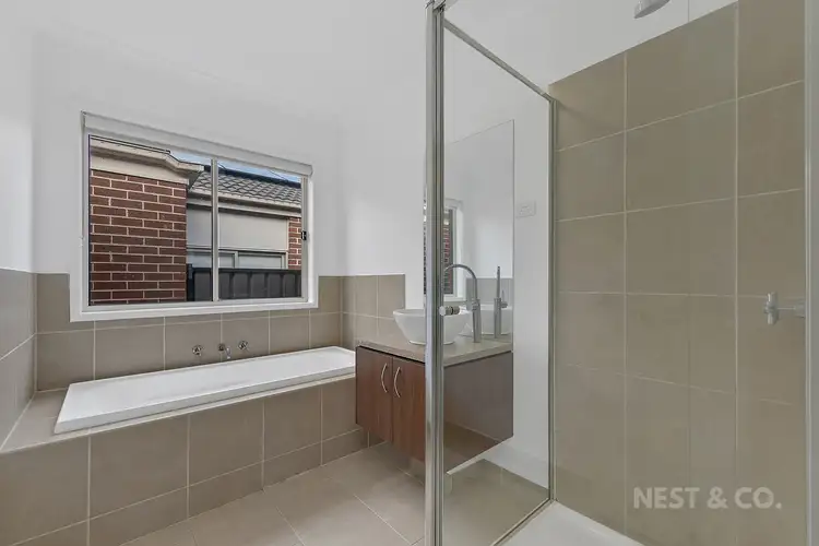 Seventh view of Homely house listing, 4 Boroka Way, Craigieburn VIC 3064