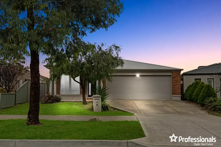 32 Parkleigh Drive, Kurunjang VIC 3337
