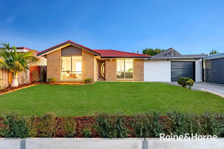 30 Hamilton Drive, Cranbourne North VIC 3977