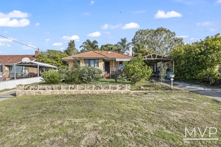 11 Regan Street, Coolbellup WA 6163