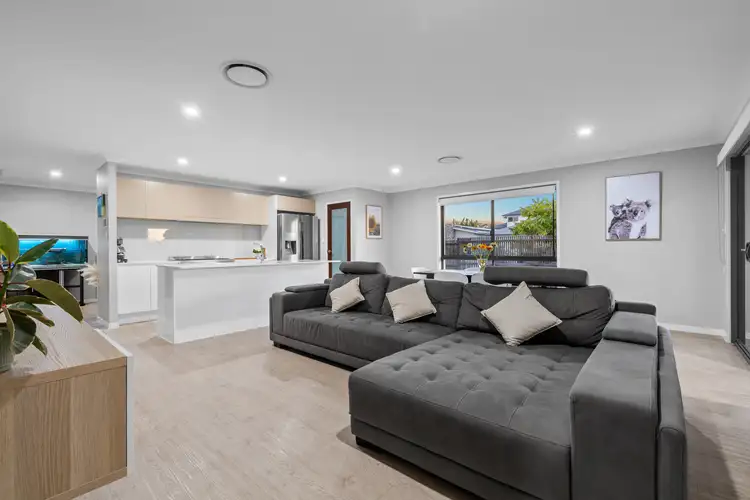 2 Stirling Circuit, Pimpama QLD 4209