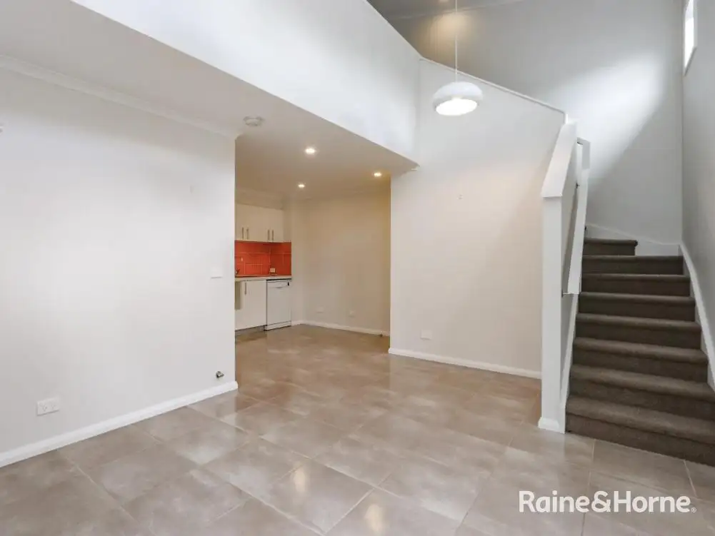 Main view of Homely unit listing, 4/94 Havannah Street, Bathurst NSW 2795