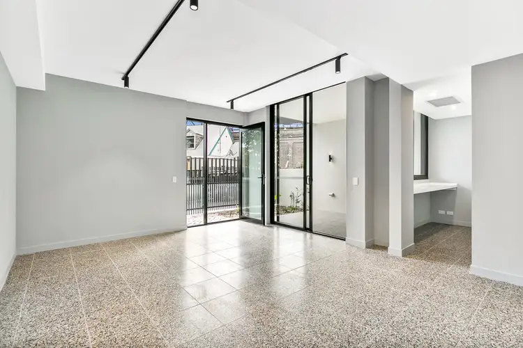 15 Erskineville Road
