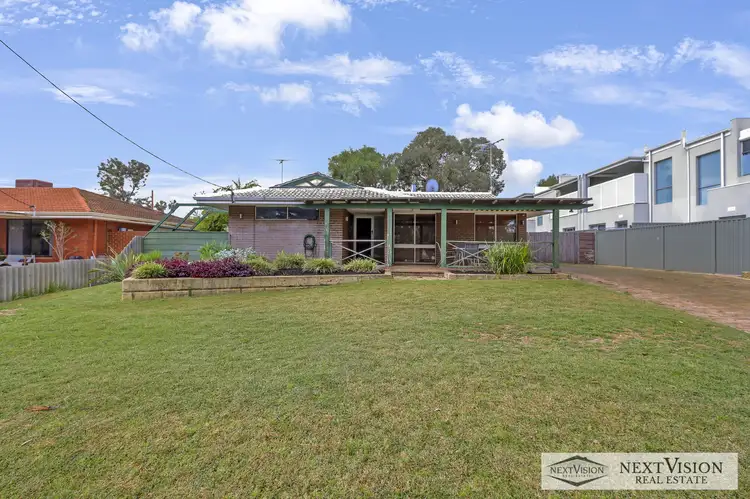 32 Glenister Road, Hamilton Hill WA 6163