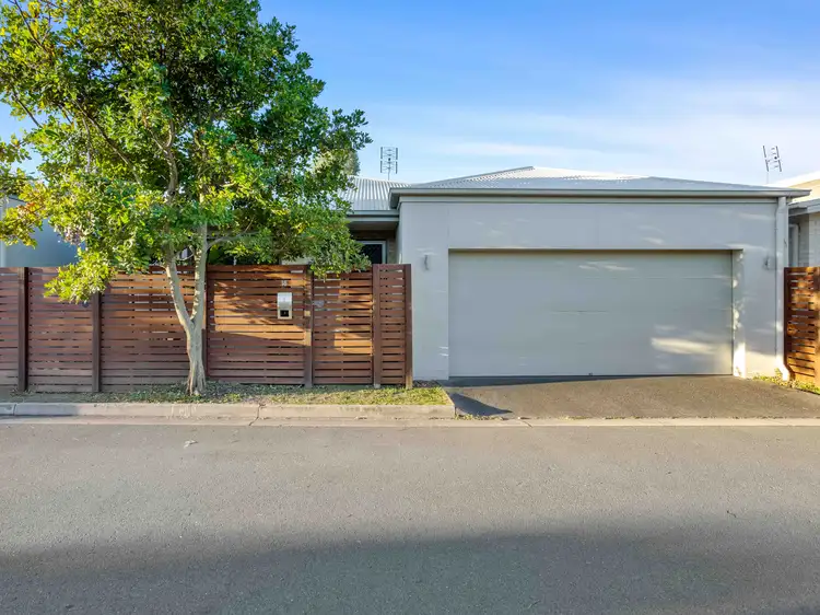 18 Crinum Circuit, Coomera QLD 4209