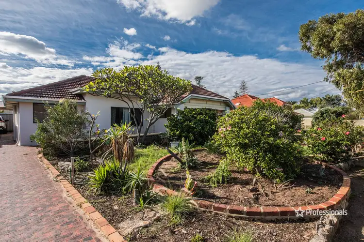 174 Shenton Street, Beachlands WA 6530