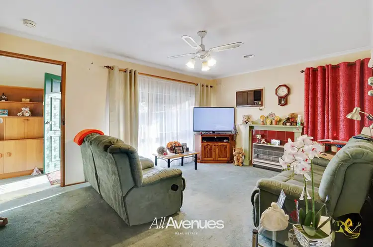 Second view of Homely house listing, 10 Murray Court, Cranbourne VIC 3977