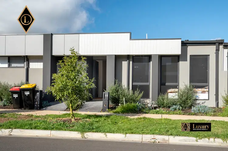 11 Hedgeley Avenue, Deanside VIC 3336