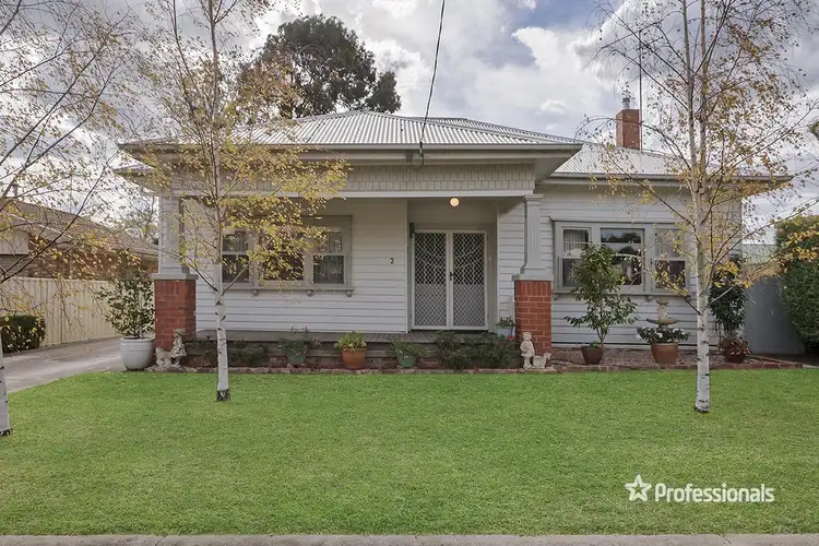 Main view of Homely house listing, 2 Roscoe Avenue, Hamilton VIC 3300