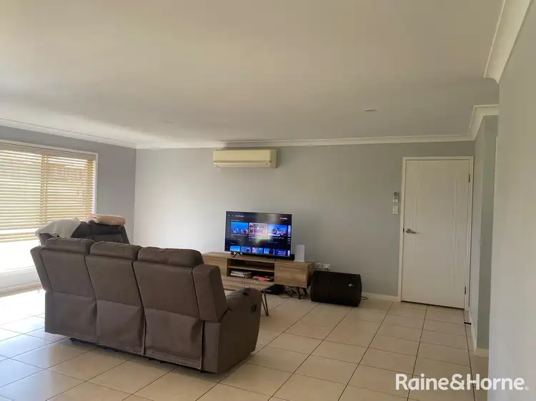 25-27 Lorikeet Circuit