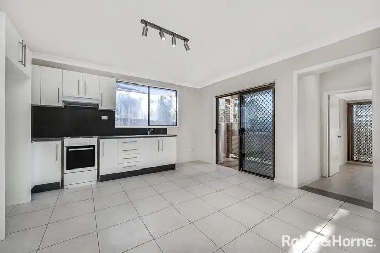 2/7a Cahill Place, Marrickville NSW 2204
