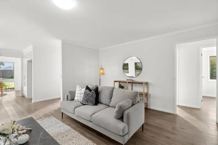 Third view of Homely house listing, 5 Carnarvon Court, Sunbury VIC 3429