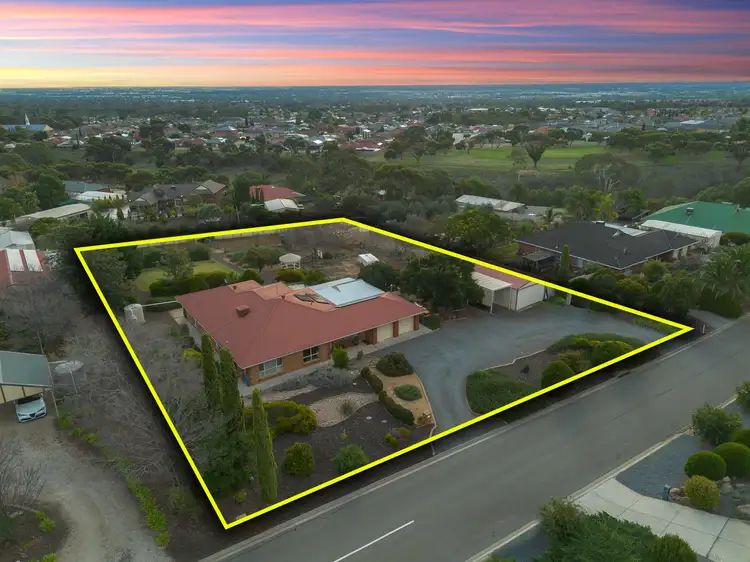 17 Beatrix Drive, Craigmore SA 5114