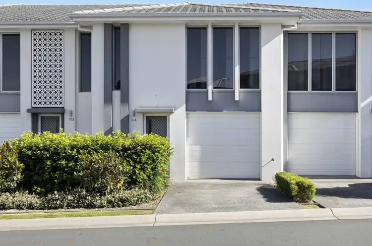 17/5 Angela Way, Pimpama QLD 4209
